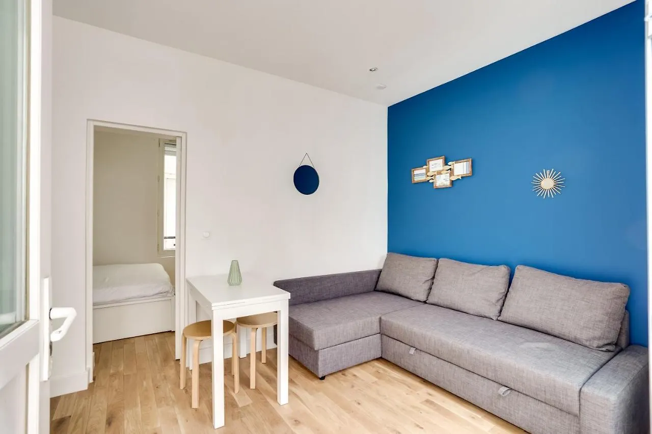 Apartment 3 People Close Eiffel Tower By Weekome Paryż